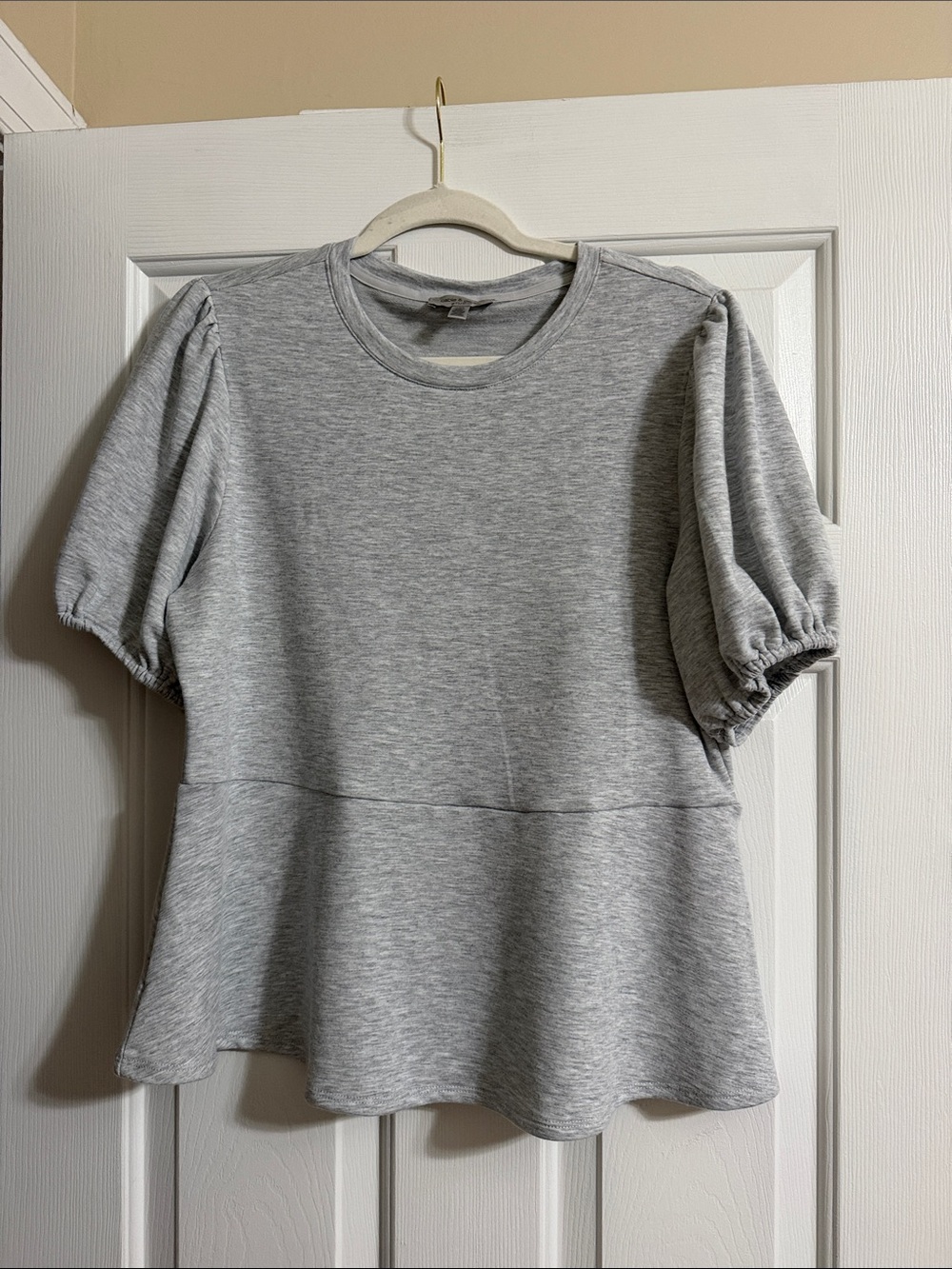 Cable & Gauge Women's Soft Gray Puff Sleeve Peplum Ruffle Blouse Size Large